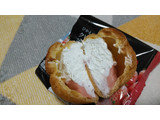 「オランジェ ひかえめに言ってクリーム多めのシュークリーム 淡雪いちご 袋1個」のクチコミ画像 by やっぺさん