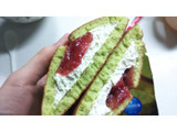 「モンテール 小さな洋菓子店 ピスターシュサンド」のクチコミ画像 by なんやかんやさん