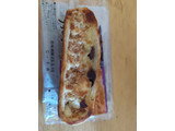 「ヤマザキ レーズンとカスタード風味のずっしりパイケーキ 1個」のクチコミ画像 by ゅぃぽんさん