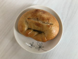 「marunaka bagle 国産小麦・ゴルゴンゾーラとクルミとはちみつ 一個」のクチコミ画像 by こつめかわうそさん