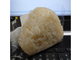 「セブン-イレブン 北海道産秋鮭とおかかのおむすび」のクチコミ画像 by tddtakaさん