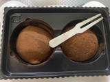 「ローソン Uchi Cafe’ クリーム包んだ生チョコトリュフ 2個入」のクチコミ画像 by れっどぷらむさん