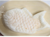 「ローソン Uchi Cafe’ もっちりとした白いたい焼き カスタード」のクチコミ画像 by まめぱんださん