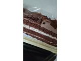 「ファミリーマート プラリネクリームのショコラケーキ 2個」のクチコミ画像 by minorinりん さん