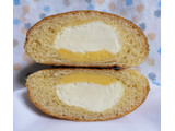 「ファミリーマート ファミマルPREMIUM とろけるたっぷりクリームパン」のクチコミ画像 by ゆるりむさん