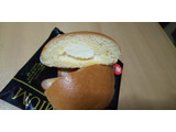 「ファミリーマート ファミマルPREMIUM とろけるたっぷりクリームパン」のクチコミ画像 by taaさん