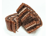 「ヤマザキ チョコづくしのチョコロールケーキ 袋1個」のクチコミ画像 by つなさん
