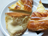 「Pasco ホイップメロンパン 北海道チーズクリーム 袋1個」のクチコミ画像 by なんやかんやさん