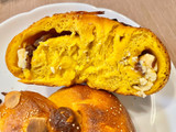 「17SURF BAGEL かぼちゃ生地のゴールデンレーズンとクリームチーズ 1個」のクチコミ画像 by やにゃさん