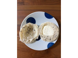 「セブン＆アイ セブンプレミアム ごまとチーズクリームのパン 3個」のクチコミ画像 by ピンクのぷーさんさん
