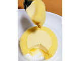 「ローソン Uchi Cafe’ × 八天堂 とろけるカスタードロールケーキ」のクチコミ画像 by はるなつひさん