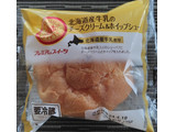 「ヤマザキ PREMIUM SWEETS 北海道産牛乳のチーズクリーム＆ホイップシュー 袋1個」のクチコミ画像 by るったんさん