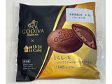 「ローソン Uchi Cafe’ × GODIVA どらもっち ショコラ チョコレートチップ入り」のクチコミ画像 by パン太郎さん