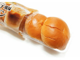 「ヤマザキ 薄皮 カフェラテ風味 クリームパン 袋4個」のクチコミ画像 by つなさん