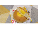 「ヤマザキ とろけるたっぷりカスタードクリームパン 1個」のクチコミ画像 by やっぺさん