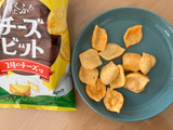 「カルビー チーズビット 2種のチーズ味 袋52g」のクチコミ画像 by こつめかわうそさん