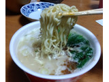 「マルタイ 熊本黒マー油とんこつラーメン カップ76g」のクチコミ画像 by モーパパさん
