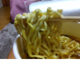 「明星食品 一杯満足 スパイシーカレー味ヌードル 63g」のクチコミ画像 by モーパパさん