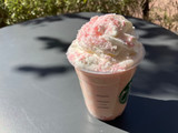 「スターバックス 桜 咲くよ 白桃 フラペチーノ」のクチコミ画像 by こつめかわうそさん
