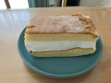 「ファミリーマート ファミマルSweets クリームたっぷり厚切りケーキサンド」のクチコミ画像 by こつめかわうそさん
