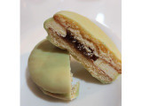 ロッテ チョコパイプレミアム シャインマスカットのフロマージュの実食写真（毎日が調整日さん）