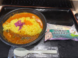 セブン-イレブン エリックサウス監修 2種スパイスカレーの実食写真（真島しょうこさん）