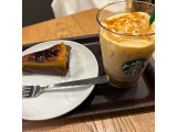 スターバックス 紅はるかと安納芋の焼き蜜芋ケーキの実食写真（おいもくまさん）