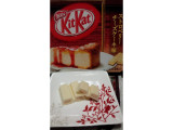 「ネスレ キットカット ストロベリーチーズケーキ味 箱12枚」のクチコミ画像 by ぷりんタルトさん