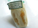 「イオン りんごのサンド りんごのレアチーズクリーム使用 袋2個」のクチコミ画像 by いちごみるうさん