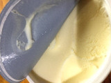 「ローソン Uchi Cafe’ SWEETS より、シンプルに ミルクアイス カップ120ml」のクチコミ画像 by おかもんさん