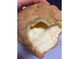 「シャトレーゼ 濃厚チーズのプレミアムシュークリーム 袋1個」のクチコミ画像 by レビュアーさん
