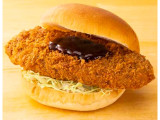 ローソン まちかど厨房 はみ出るバーガー メンチカツ