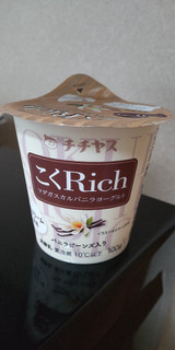 「チチヤス こくRich マダガスカルバニラヨーグルト カップ100g」のクチコミ画像 by minorinりん さん