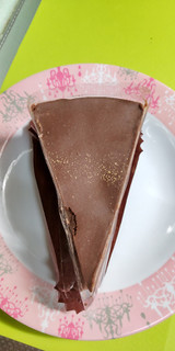 「シャトレーゼ 糖質86％カットの濃厚チョコショートケーキ」のクチコミ画像 by minorinりん さん