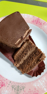「シャトレーゼ 糖質86％カットの濃厚チョコショートケーキ」のクチコミ画像 by minorinりん さん