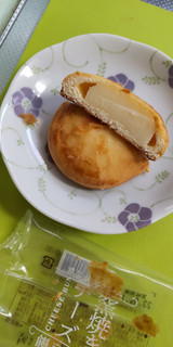 「シャトレーゼ 窯焼きチーズ饅頭 1個」のクチコミ画像 by minorinりん さん