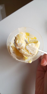 「ローソン Uchi Cafe’ × 八天堂 とろけるカスタードクリームケーキ」のクチコミ画像 by taaさん
