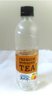 「サントリー 天然水 PREMIUM MORNING TEA レモン ペット550ml」のクチコミ画像 by papipoさん