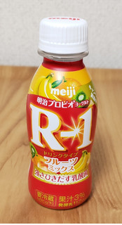 「明治 プロビオヨーグルトR‐1ドリンクタイプ フルーツミックス ボトル112ml」のクチコミ画像 by みにぃ321321さん