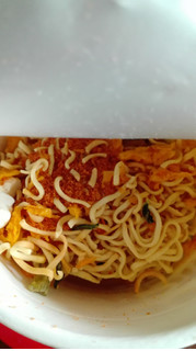 「明星食品 低糖質麺 ローカーボNoodles ピリ辛酸辣湯 カップ59g」のクチコミ画像 by レビュアーさん
