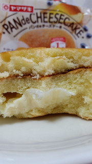 「ヤマザキ パンdeチーズケーキ 袋1個」のクチコミ画像 by おくのママさん