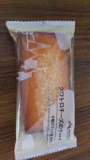 「ローソン Uchi Cafe’ SWEETS クワトロチーズのケーキ」のクチコミ画像 by ﾙｰｷｰｽﾞさん