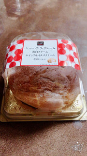 「ローソン Uchi Cafe’ SWEETS シュー・ア・ラ・クレーム 紅白クリーム」のクチコミ画像 by e-maさん
