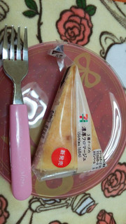 「セブン-イレブン 3種チーズの濃厚フロマージュ」のクチコミ画像 by 紫の上さん