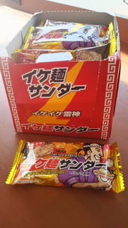 「有楽製菓 イケ麺サンダー 袋1本」のクチコミ画像 by ビニママさん