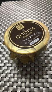 「ローソン Uchi Cafe’ SWEETS × GODIVA ショコラプリン」のクチコミ画像 by モカタソさん