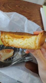 「ミニストップ MINISTOP CAFE バター香る 濃厚ベイクドチーズタルト」のクチコミ画像 by レビュアーさん