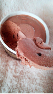 「ゴディバ カップアイス ミルク チョコレートチップ カップ125ml」のクチコミ画像 by ちい03140314さん