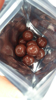 「ロッテ スイーツデイズ 乳酸菌ショコラボール 袋26g」のクチコミ画像 by 紫の上さん