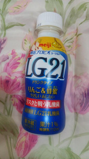 「明治 プロビオヨーグルト LG21 ドリンクタイプ りんご＆蜂蜜 ボトル112ml」のクチコミ画像 by 紫の上さん